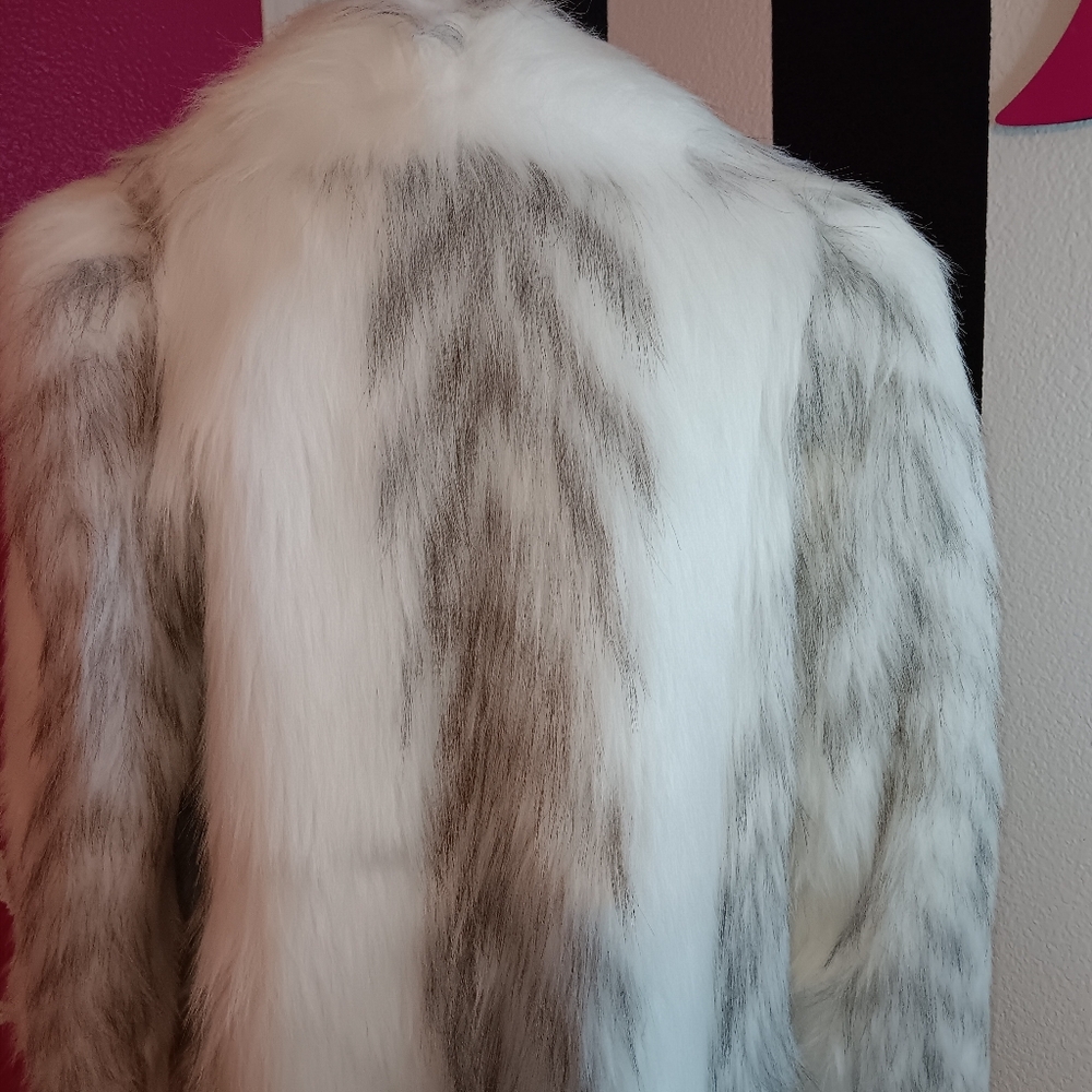 Avec TU Elegant White Faux Fur Coat - Picture 5 of 12